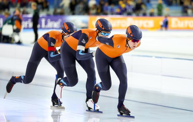  Achtervolgen tijdens de NK Afstanden 